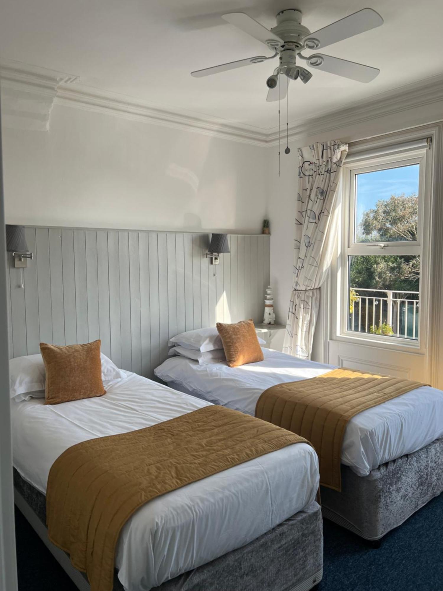 The New England Otel Eastbourne Dış mekan fotoğraf